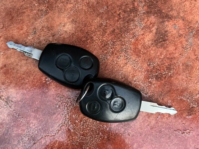 Синий Рено Трафик, объемом двигателя 2 л и пробегом 391 тыс. км за 9500 $, фото 23 на Automoto.ua