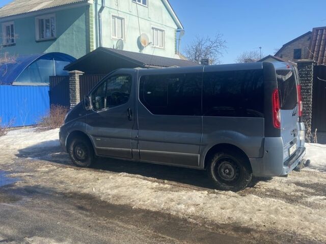 Синий Рено Трафик, объемом двигателя 2 л и пробегом 288 тыс. км за 15000 $, фото 3 на Automoto.ua