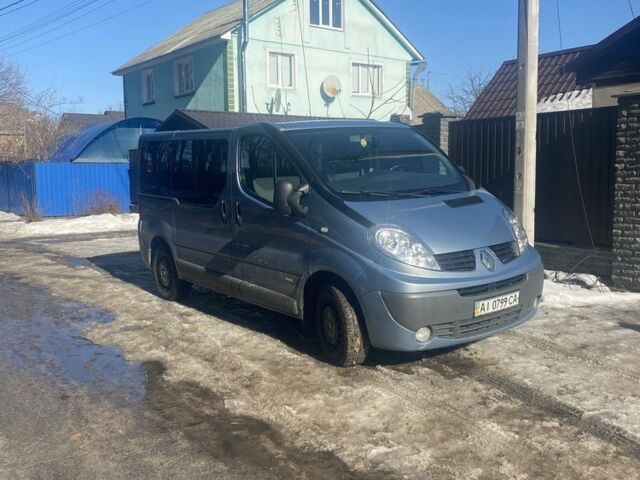 Синий Рено Трафик, объемом двигателя 2 л и пробегом 288 тыс. км за 15000 $, фото 1 на Automoto.ua