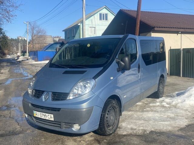 Синий Рено Трафик, объемом двигателя 2 л и пробегом 288 тыс. км за 15000 $, фото 5 на Automoto.ua