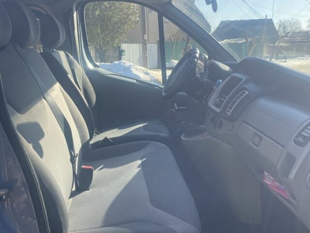 Синий Рено Трафик, объемом двигателя 2 л и пробегом 288 тыс. км за 15000 $, фото 6 на Automoto.ua