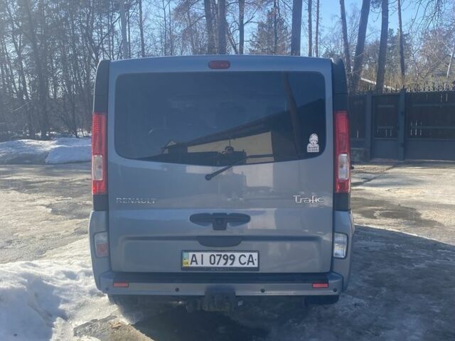 Синий Рено Трафик, объемом двигателя 2 л и пробегом 288 тыс. км за 15000 $, фото 4 на Automoto.ua