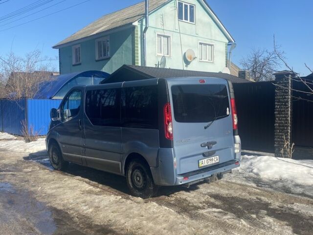 Синий Рено Трафик, объемом двигателя 2 л и пробегом 288 тыс. км за 15000 $, фото 2 на Automoto.ua