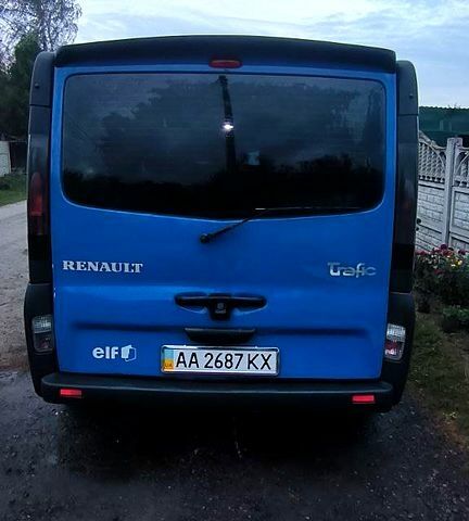 Синий Рено Трафик, объемом двигателя 1.9 л и пробегом 300 тыс. км за 6500 $, фото 1 на Automoto.ua