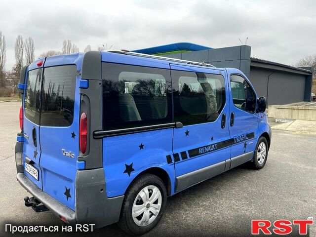 Синий Рено Трафик, объемом двигателя 1.9 л и пробегом 284 тыс. км за 6600 $, фото 4 на Automoto.ua