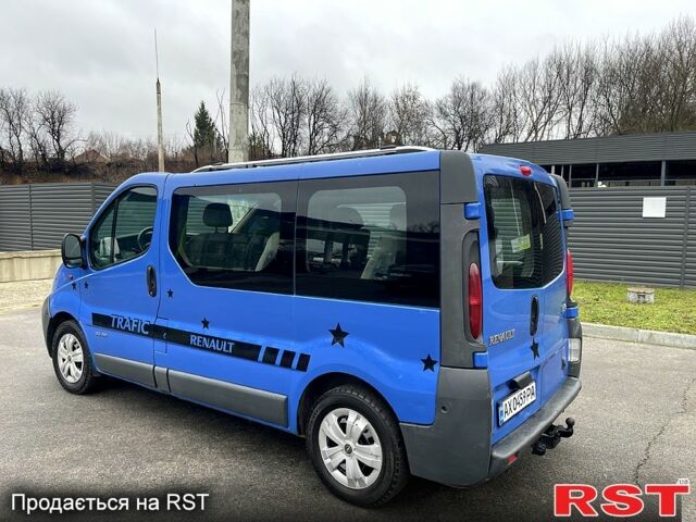Синий Рено Трафик, объемом двигателя 1.9 л и пробегом 284 тыс. км за 6600 $, фото 5 на Automoto.ua