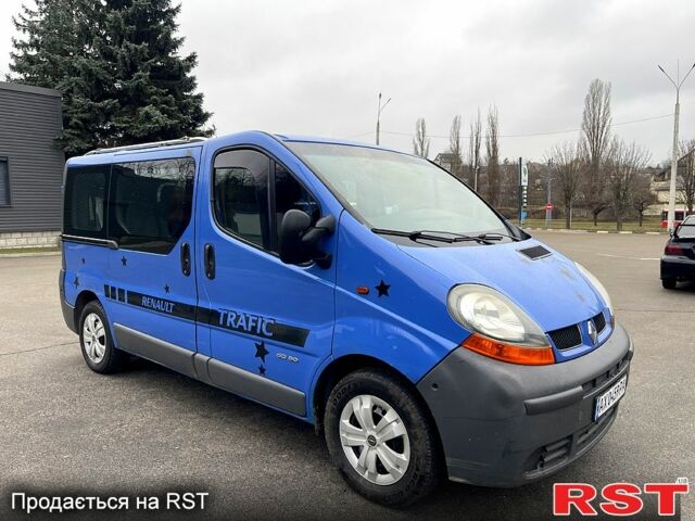 Синий Рено Трафик, объемом двигателя 1.9 л и пробегом 284 тыс. км за 6600 $, фото 2 на Automoto.ua