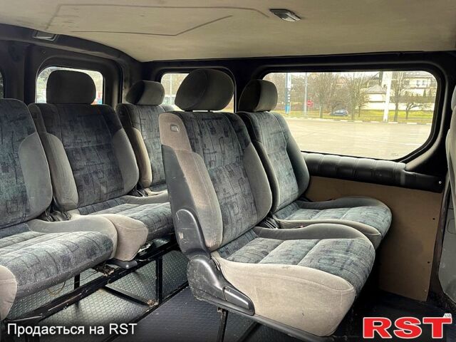 Синий Рено Трафик, объемом двигателя 1.9 л и пробегом 284 тыс. км за 6600 $, фото 9 на Automoto.ua