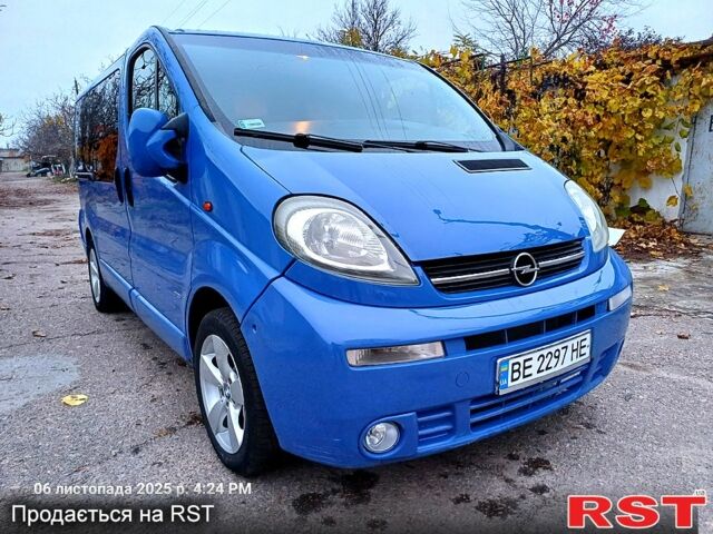 Синий Рено Трафик, объемом двигателя 1.9 л и пробегом 270 тыс. км за 7500 $, фото 13 на Automoto.ua