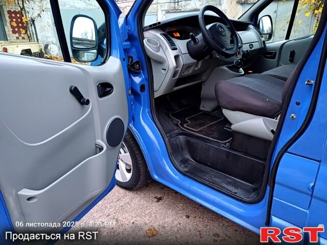 Синий Рено Трафик, объемом двигателя 1.9 л и пробегом 270 тыс. км за 7500 $, фото 9 на Automoto.ua