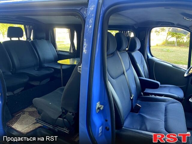 Синій Рено Трафік, об'ємом двигуна 2.5 л та пробігом 317 тис. км за 9300 $, фото 6 на Automoto.ua