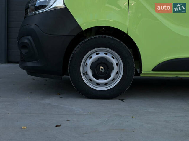 Зеленый Рено Трафик, объемом двигателя 2 л и пробегом 188 тыс. км за 17800 $, фото 60 на Automoto.ua