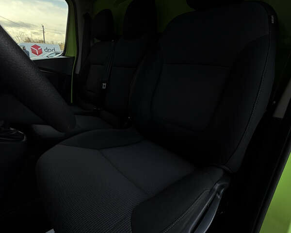 Зеленый Рено Трафик, объемом двигателя 2 л и пробегом 188 тыс. км за 17800 $, фото 39 на Automoto.ua