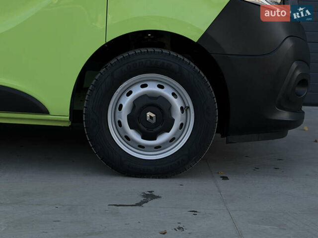 Зеленый Рено Трафик, объемом двигателя 2 л и пробегом 188 тыс. км за 17800 $, фото 53 на Automoto.ua