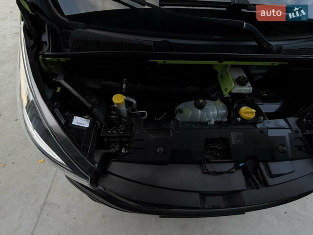 Зеленый Рено Трафик, объемом двигателя 2 л и пробегом 188 тыс. км за 17800 $, фото 48 на Automoto.ua