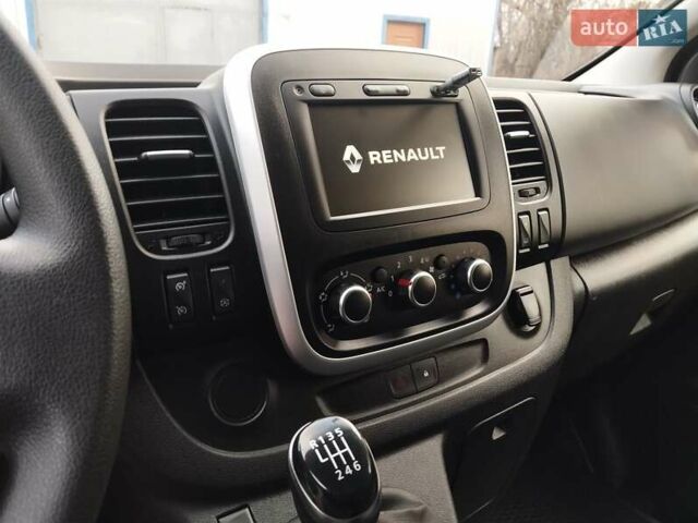 Зелений Рено Трафік, об'ємом двигуна 2 л та пробігом 188 тис. км за 18950 $, фото 17 на Automoto.ua