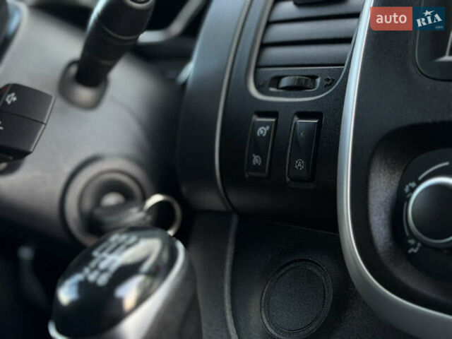 Зеленый Рено Трафик, объемом двигателя 2 л и пробегом 188 тыс. км за 17800 $, фото 42 на Automoto.ua