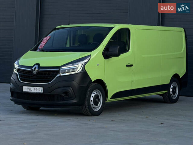 Зеленый Рено Трафик, объемом двигателя 2 л и пробегом 188 тыс. км за 17800 $, фото 1 на Automoto.ua