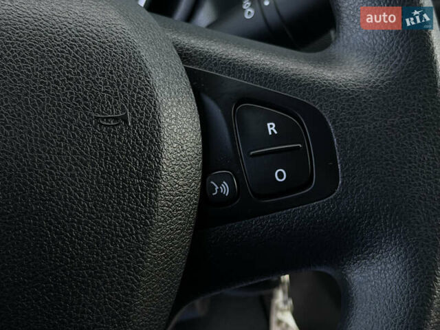 Зеленый Рено Трафик, объемом двигателя 2 л и пробегом 188 тыс. км за 17800 $, фото 33 на Automoto.ua