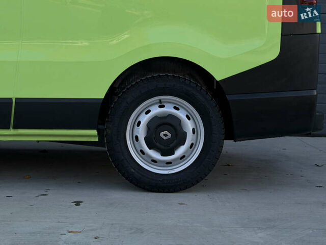 Зеленый Рено Трафик, объемом двигателя 2 л и пробегом 188 тыс. км за 17800 $, фото 59 на Automoto.ua