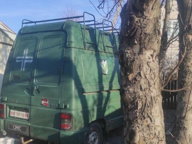Зелений Рено Трафік, об'ємом двигуна 2 л та пробігом 110 тис. км за 2601 $, фото 1 на Automoto.ua