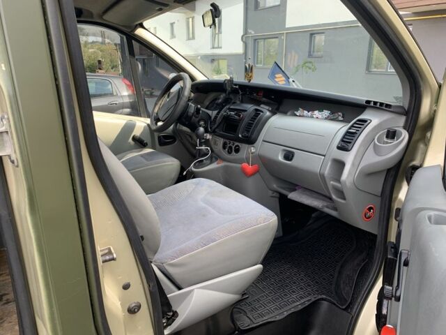 Зеленый Рено Трафик, объемом двигателя 1.9 л и пробегом 310 тыс. км за 4000 $, фото 5 на Automoto.ua