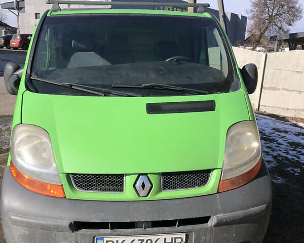Зеленый Рено Трафик, объемом двигателя 1.9 л и пробегом 317 тыс. км за 5000 $, фото 2 на Automoto.ua