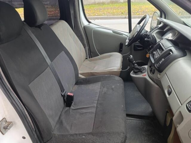 Зеленый Рено Трафик, объемом двигателя 1.9 л и пробегом 318 тыс. км за 3500 $, фото 6 на Automoto.ua