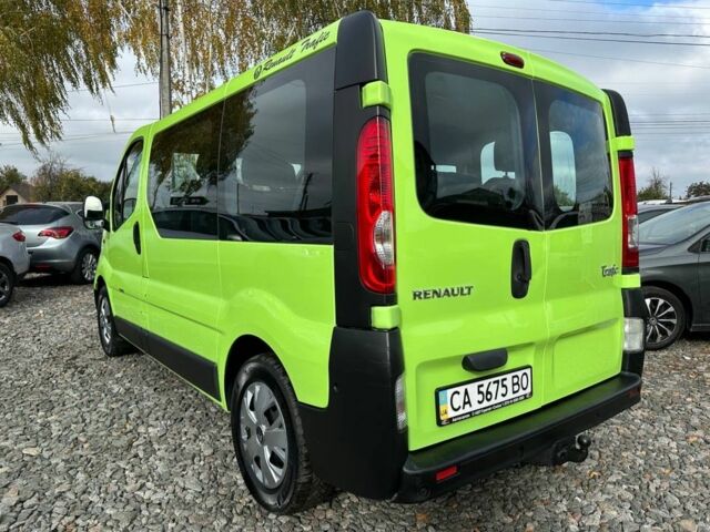 Зелений Рено Трафік, об'ємом двигуна 2 л та пробігом 228 тис. км за 9200 $, фото 3 на Automoto.ua