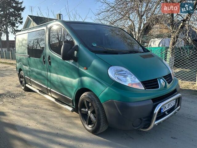 Зеленый Рено Трафик, объемом двигателя 2 л и пробегом 296 тыс. км за 7999 $, фото 2 на Automoto.ua