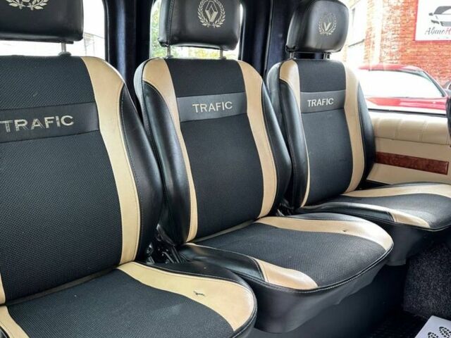 Зелений Рено Трафік, об'ємом двигуна 2 л та пробігом 228 тис. км за 9200 $, фото 5 на Automoto.ua