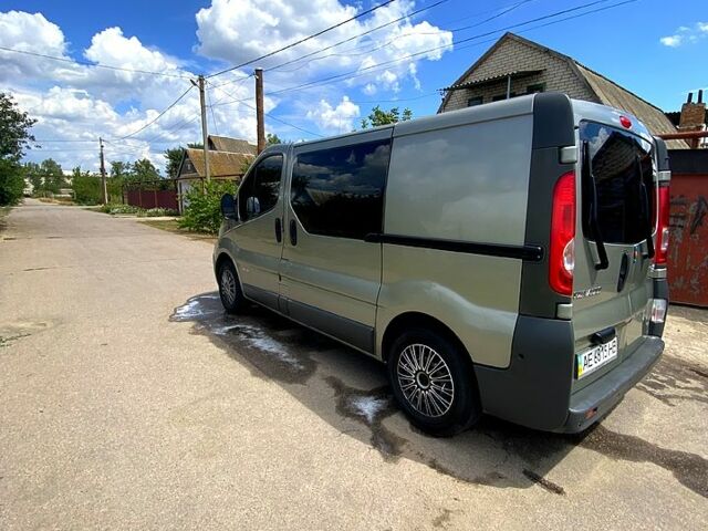 Зелений Рено Трафік, об'ємом двигуна 2 л та пробігом 250 тис. км за 8200 $, фото 6 на Automoto.ua