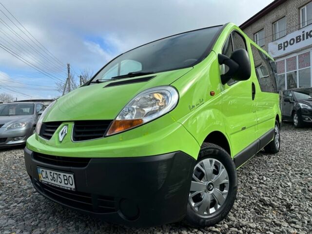 Зелений Рено Трафік, об'ємом двигуна 2 л та пробігом 228 тис. км за 9200 $, фото 1 на Automoto.ua