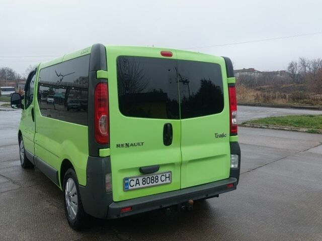 Зелений Рено Трафік, об'ємом двигуна 2 л та пробігом 319 тис. км за 8650 $, фото 5 на Automoto.ua