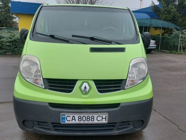 Зелений Рено Трафік, об'ємом двигуна 2 л та пробігом 319 тис. км за 8650 $, фото 3 на Automoto.ua