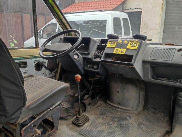 Зеленый Рено Трафик, объемом двигателя 2.2 л и пробегом 250 тыс. км за 1500 $, фото 5 на Automoto.ua