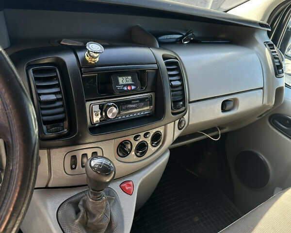 Зелений Рено Трафік, об'ємом двигуна 1.87 л та пробігом 290 тис. км за 6800 $, фото 10 на Automoto.ua