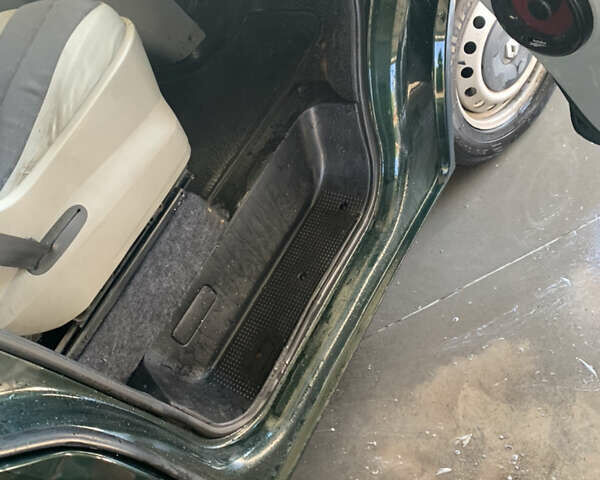 Зелений Рено Трафік, об'ємом двигуна 1.9 л та пробігом 354 тис. км за 7200 $, фото 12 на Automoto.ua