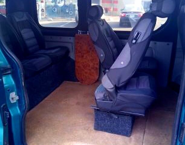 Зеленый Рено Трафик, объемом двигателя 1.9 л и пробегом 400 тыс. км за 6000 $, фото 7 на Automoto.ua