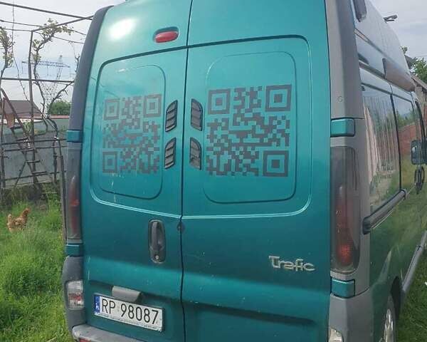 Зеленый Рено Трафик, объемом двигателя 2.5 л и пробегом 250 тыс. км за 3900 $, фото 2 на Automoto.ua