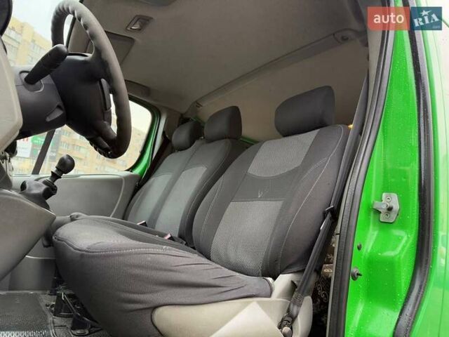 Зелений Рено Трафік, об'ємом двигуна 1.9 л та пробігом 371 тис. км за 6490 $, фото 8 на Automoto.ua