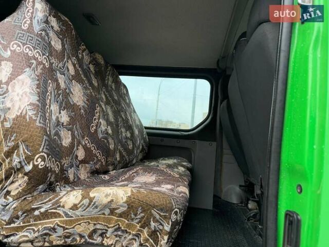 Зелений Рено Трафік, об'ємом двигуна 1.9 л та пробігом 371 тис. км за 6490 $, фото 10 на Automoto.ua