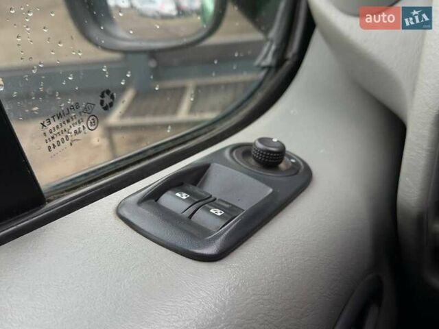 Зелений Рено Трафік, об'ємом двигуна 1.9 л та пробігом 371 тис. км за 6490 $, фото 14 на Automoto.ua