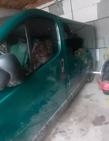 Зеленый Рено Трафик, объемом двигателя 1.9 л и пробегом 300 тыс. км за 2800 $, фото 2 на Automoto.ua