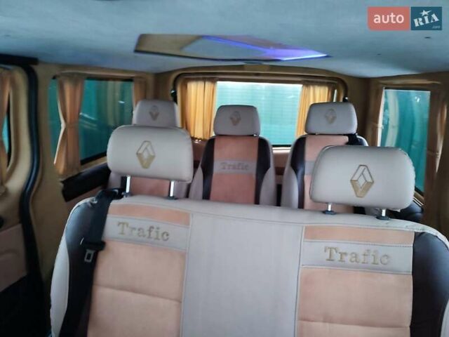 Зеленый Рено Трафик, объемом двигателя 1.9 л и пробегом 244 тыс. км за 7800 $, фото 9 на Automoto.ua