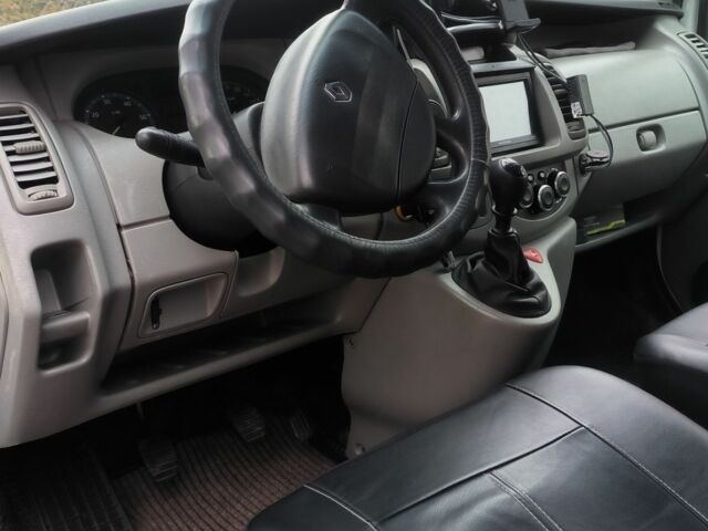 Рено Трафик 2006 в Павлограде на Automoto.ua Зеленый Рено Трафик, объемом двигателя 2 л и пробегом 346 тыс. км за 8000 $, фото 5 на Automoto.ua