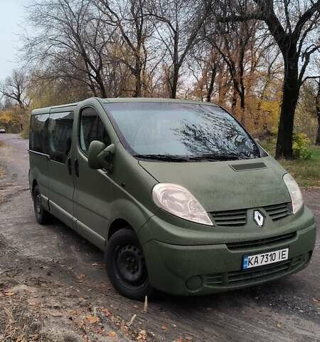 Рено Трафик 2006 в Павлограде на Automoto.ua Зеленый Рено Трафик, объемом двигателя 2 л и пробегом 346 тыс. км за 8000 $, фото 7 на Automoto.ua