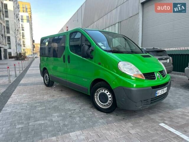 Зеленый Рено Трафик, объемом двигателя 2.5 л и пробегом 340 тыс. км за 7900 $, фото 1 на Automoto.ua