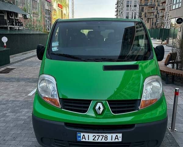 Зеленый Рено Трафик, объемом двигателя 2.5 л и пробегом 340 тыс. км за 7900 $, фото 2 на Automoto.ua