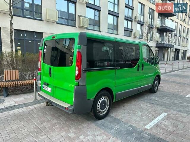 Зеленый Рено Трафик, объемом двигателя 2.5 л и пробегом 340 тыс. км за 7900 $, фото 3 на Automoto.ua